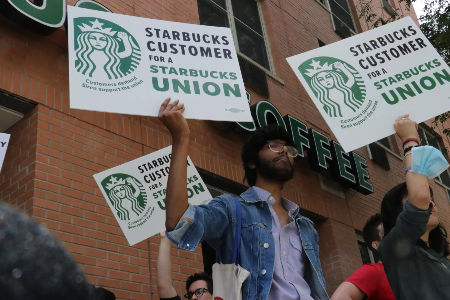 Menganalisa Dampak Gerakan Boikot Starbucks di Indonesia