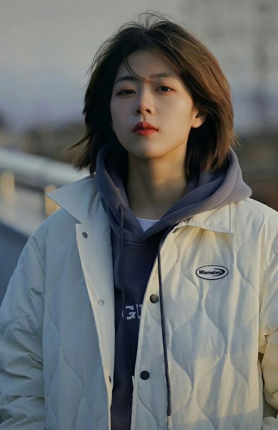 rambut pendek wanita